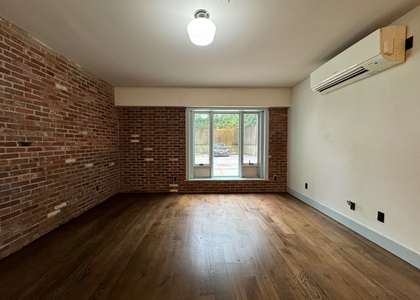31 Brooklyn Ave - Photo 1
