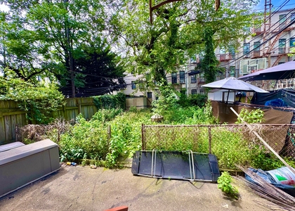 293 Troutman St - Photo 1