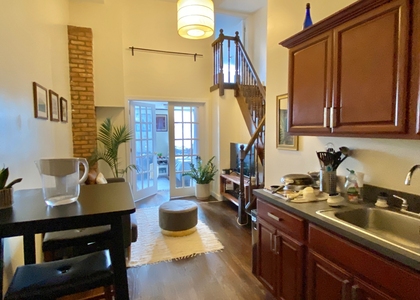 295 Maujer Street - Photo 1