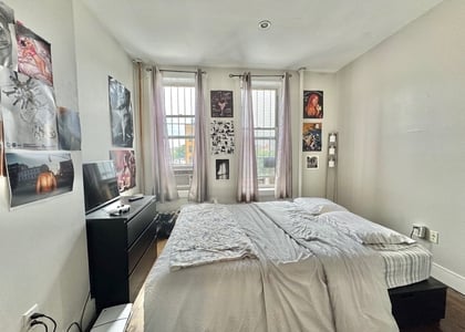 120 Grattan Street - Photo 1