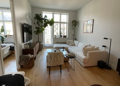 156 Hope Street - Photo 1