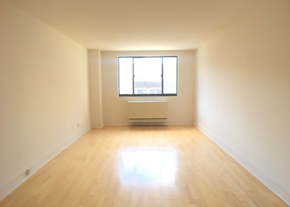 W 96th St - Photo 1