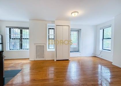 174 Avenue B - Photo 1