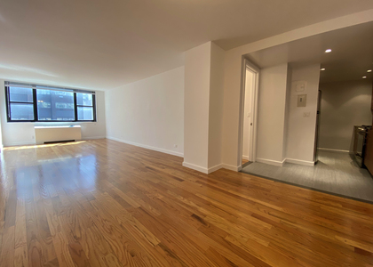 2 Bedrooms, Hell's Kitchen Rental in NYC for $6,225 - Photo 1