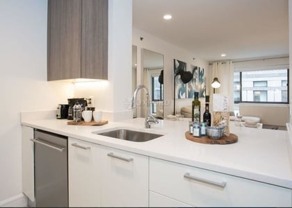 2 Bedrooms, Hell's Kitchen Rental in NYC for $6,295 - Photo 1