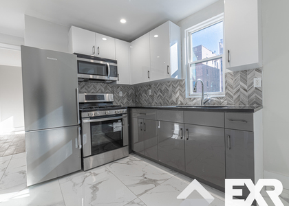 800 Empire Blvd - Photo 1