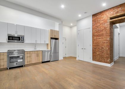Madison Avenue - Photo 1