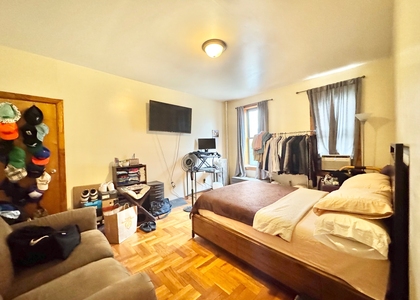 280 Crown st - Photo 1