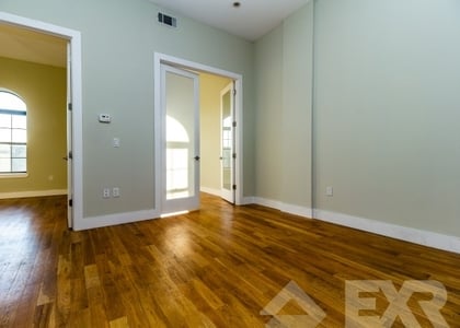 2 Bedrooms, Crown Heights Rental in NYC for $3,000 - Photo 1