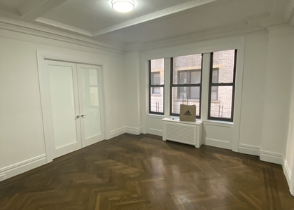 200 west 58 street - Photo 1