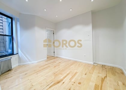 262 E 2nd St - Photo 1