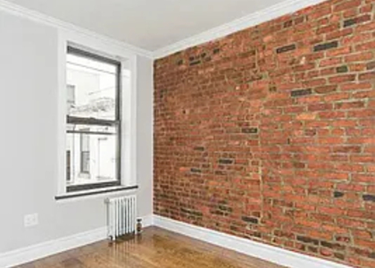 Clinton Street - Photo 1