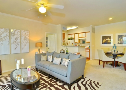 2 Bedrooms, Grogan's Mill Rental in Houston for $1,425 - Photo 1