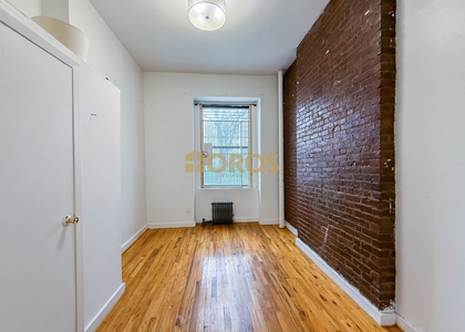 324 E 13th St - Photo 1
