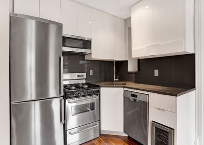 Lexington Avenue and East 101s - Photo 1