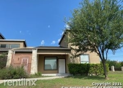 3 Bedrooms, Braun Station Rental in San Antonio, TX for $1,600 - Photo 1