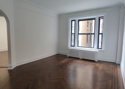 Broadway/W 73 - Photo 1