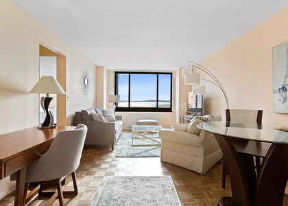 3 Bedrooms, Battery Park City Rental in NYC for $6,200 - Photo 1