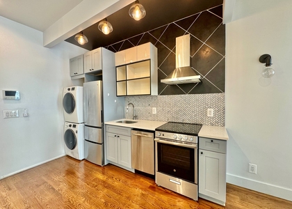85 Graham Avenue - Photo 1