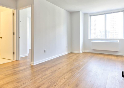 West 37th street - Photo 1