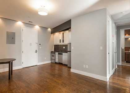 615 Gates Ave - Photo 1