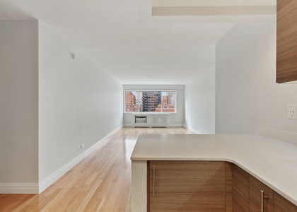 2 Bedrooms, Upper East Side Rental in NYC for $6,250 - Photo 1