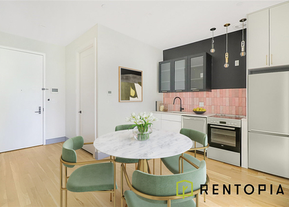 209 Montrose - Photo 1