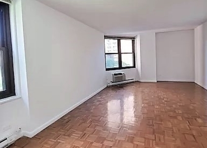 2 Bedrooms, Yorkville Rental in NYC for $4,596 - Photo 1