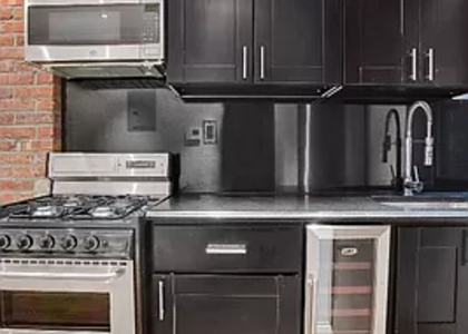 436 West 52nd Street - Photo 1