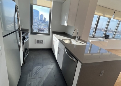 2 Bedrooms, Hell's Kitchen Rental in NYC for $5,450 - Photo 1