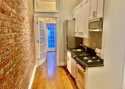 3 Bedrooms, East Village Rental in NYC for $5,700 - Photo 1