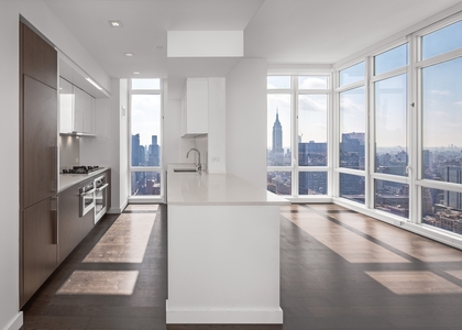 2 Bedrooms, Hell's Kitchen Rental in NYC for $7,011 - Photo 1