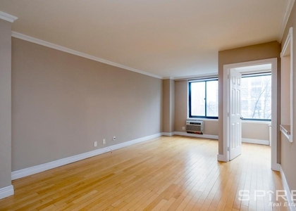 2 Bedrooms, Manhattan Valley Rental in NYC for $4,390 - Photo 1