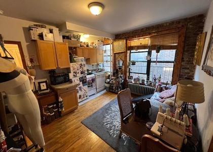 202 East 7th Street - Photo 1