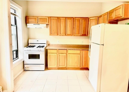 2 Bedrooms, Sunset Park Rental in NYC for $2,400 - Photo 1