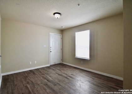 2 Bedrooms, Lackland Terrace Rental in San Antonio, TX for $850 - Photo 1