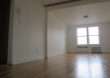 1 Bedroom, Richmond Hill Rental in NYC for $2,000 - Photo 1