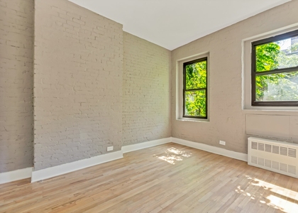 3 Bedrooms, Yorkville Rental in NYC for $5,195 - Photo 1