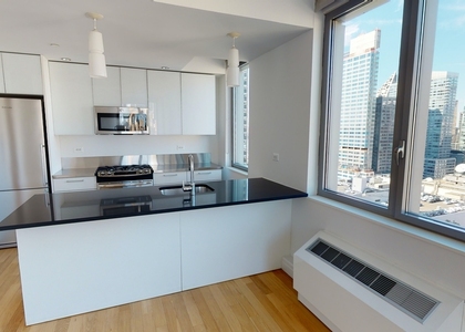 2 Bedrooms, Hell's Kitchen Rental in NYC for $5,729 - Photo 1