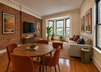 West 92nd St - Photo 1