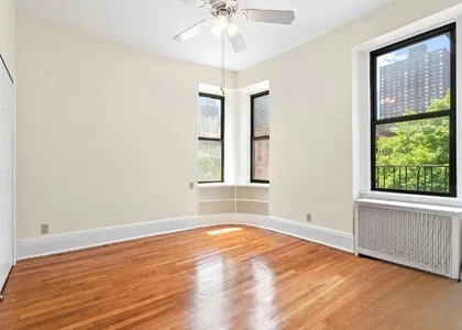 2 Bedrooms, Yorkville Rental in NYC for $4,100 - Photo 1