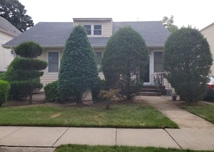 2 Bedrooms, Lynbrook Rental in Long Island, NY for $2,000 - Photo 1