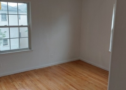 3 Bedrooms, West Side Rental in NYC for $2,200 - Photo 1