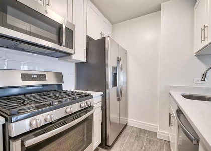 2 Bedrooms, Yorkville Rental in NYC for $5,745 - Photo 1