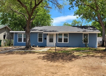 3 Bedrooms, Highland Hills Rental in San Antonio, TX for $1,375 - Photo 1