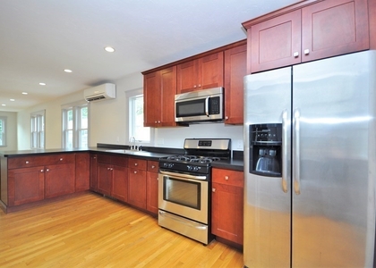 2 Bedrooms, South Quincy Rental in Boston, MA for $2,495 - Photo 1