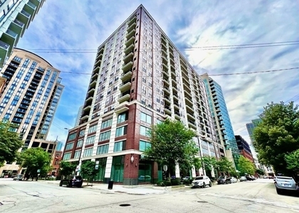 2 Bedrooms, River North Rental in Chicago, IL for $3,000 - Photo 1