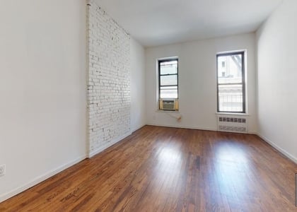 Studio, Yorkville Rental in NYC for $2,400 - Photo 1