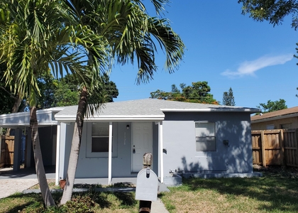 2 Bedrooms, South Middle River Rental in Miami, FL for $2,100 - Photo 1
