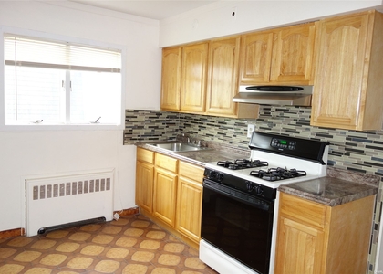 2 Bedrooms, North New Hyde Park Rental in Long Island, NY for $2,350 - Photo 1
